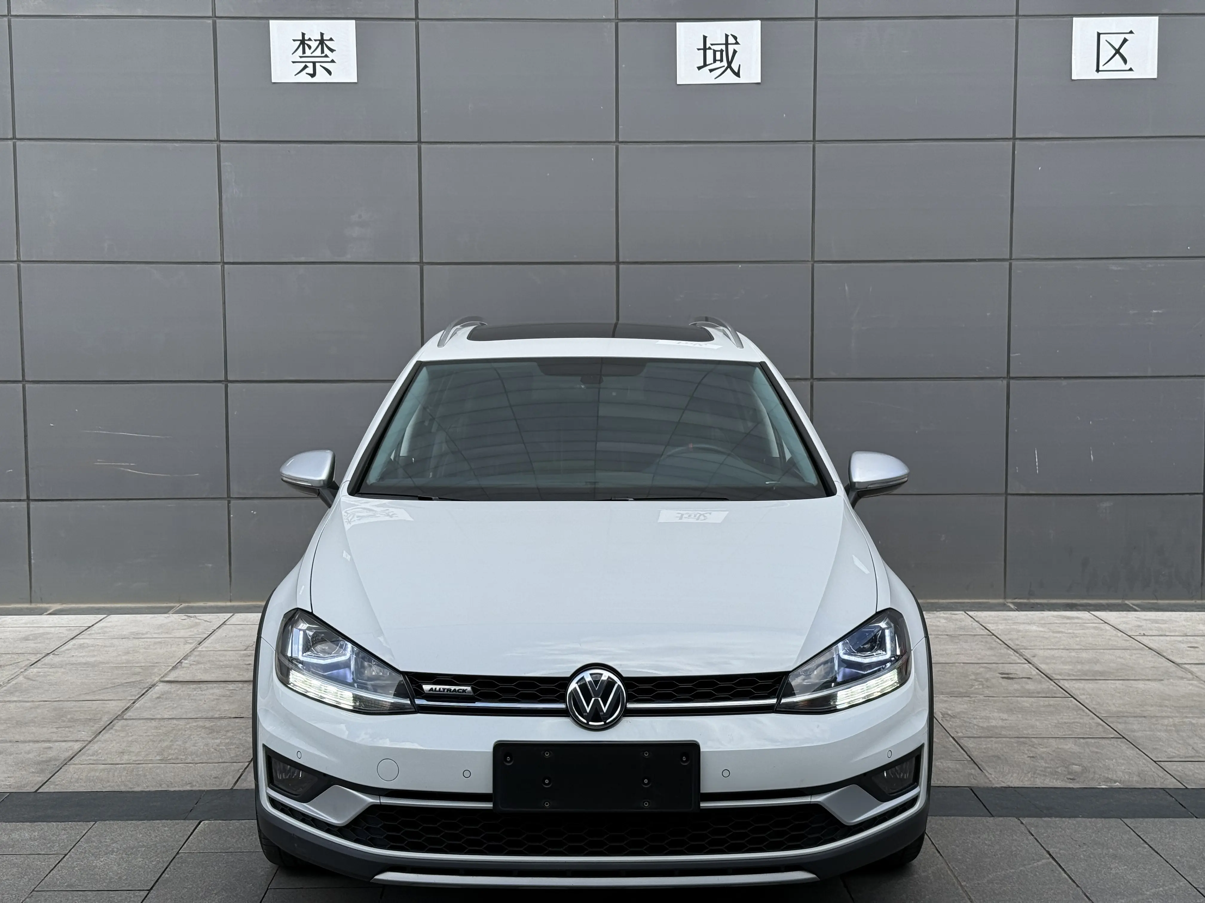 Volkswagen Golf (imported)  из Китая