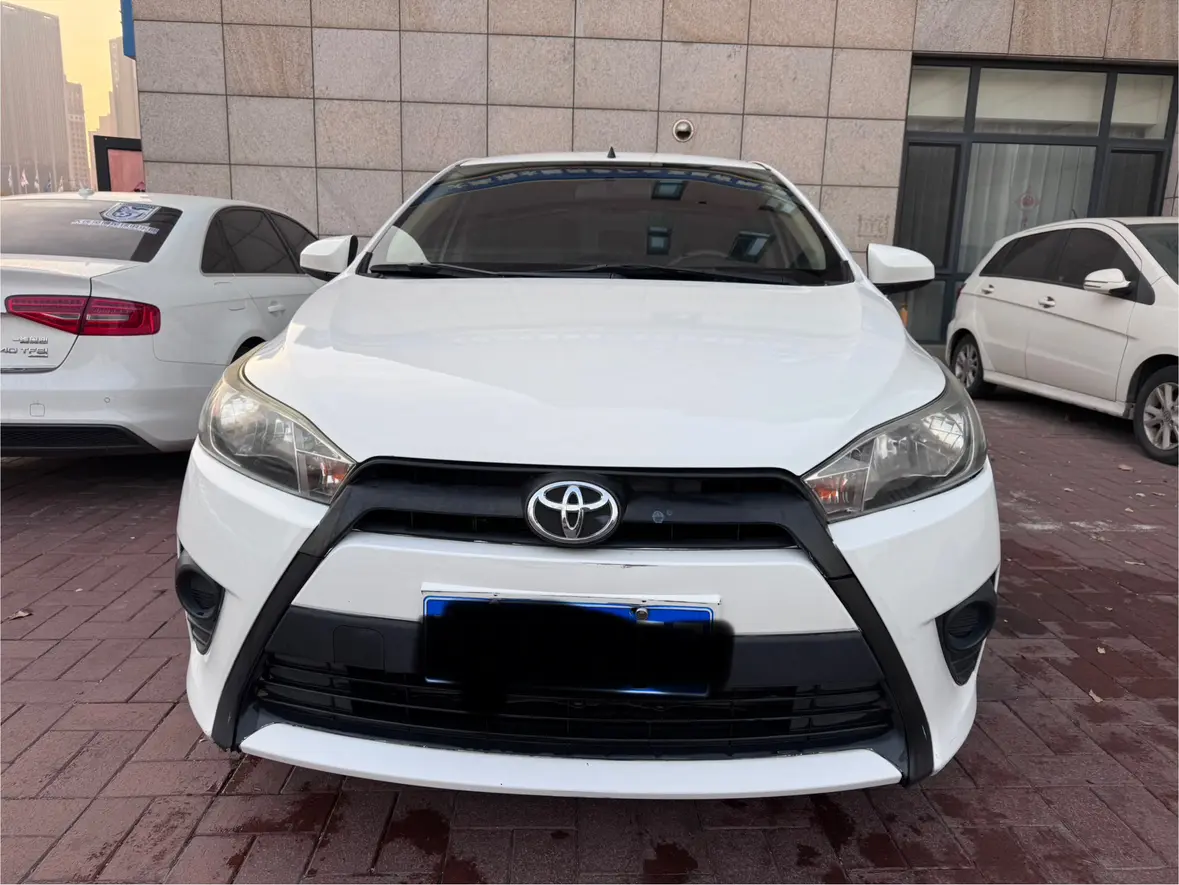 Toyota Yaris L  из Китая