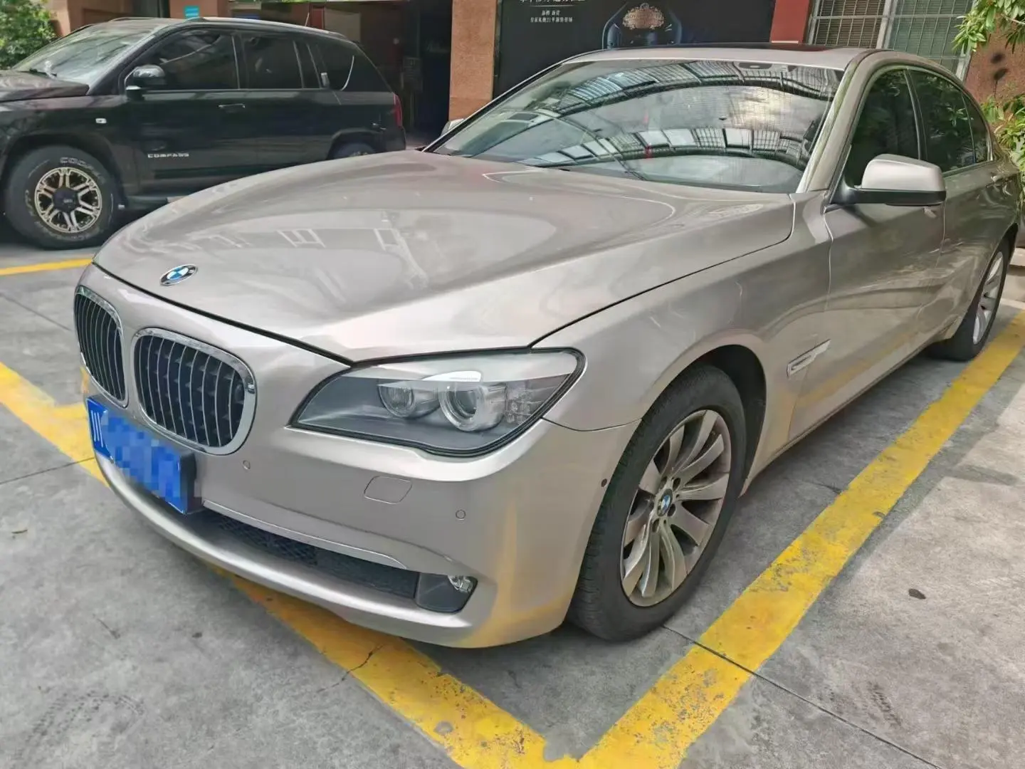 BMW 7 Series  из Китая