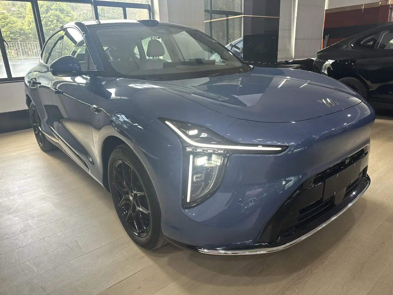 Zhiji LS6  из Китая