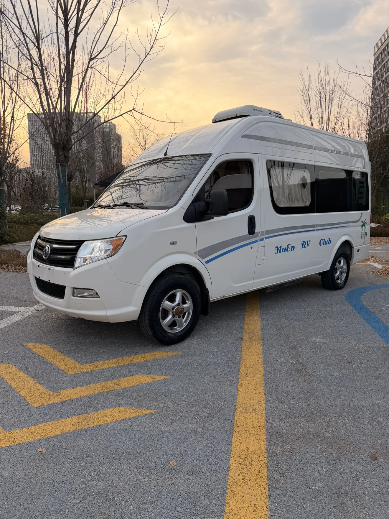 Dongfeng Yufeng  из Китая