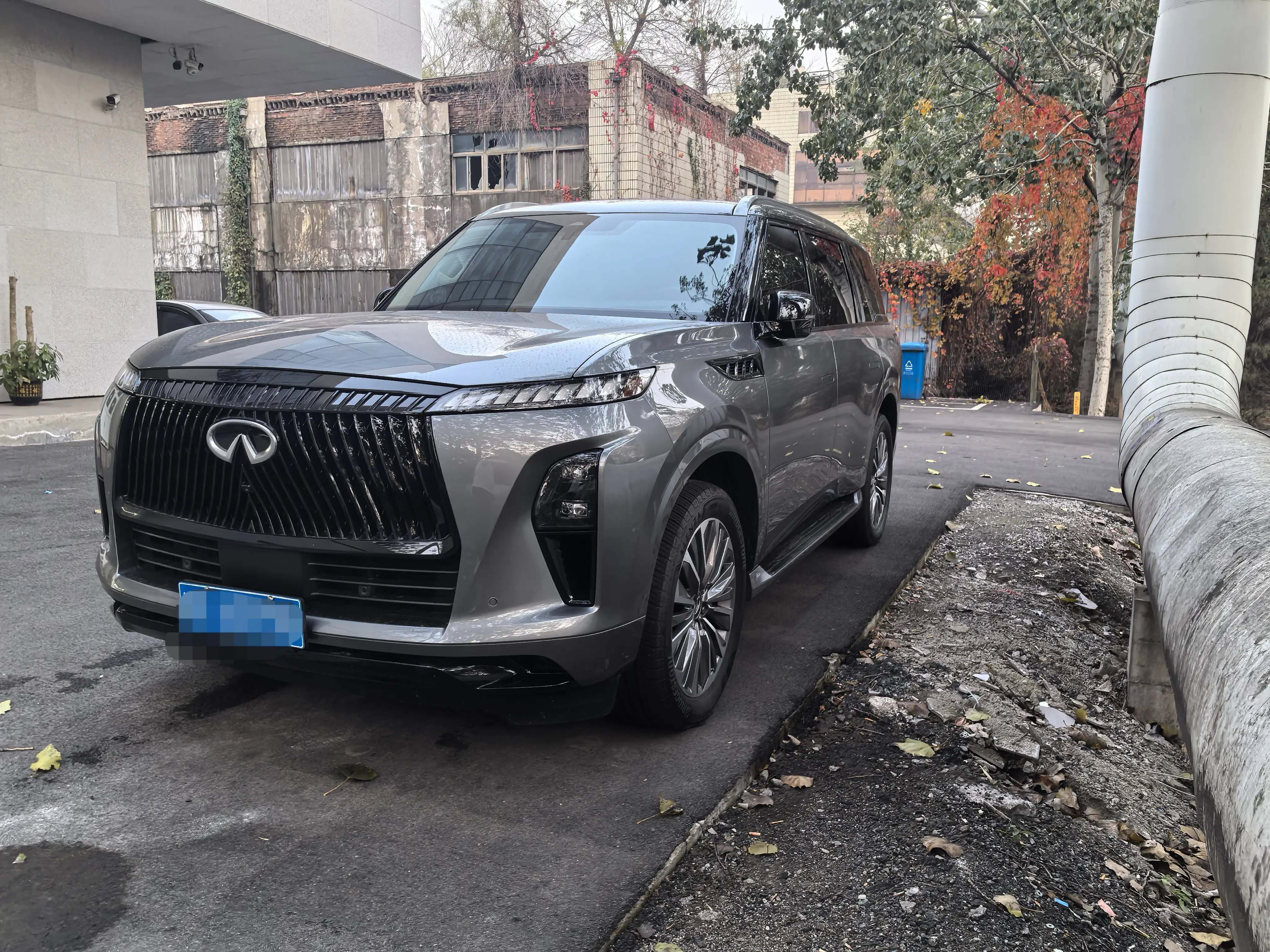 Infiniti QX80  из Китая