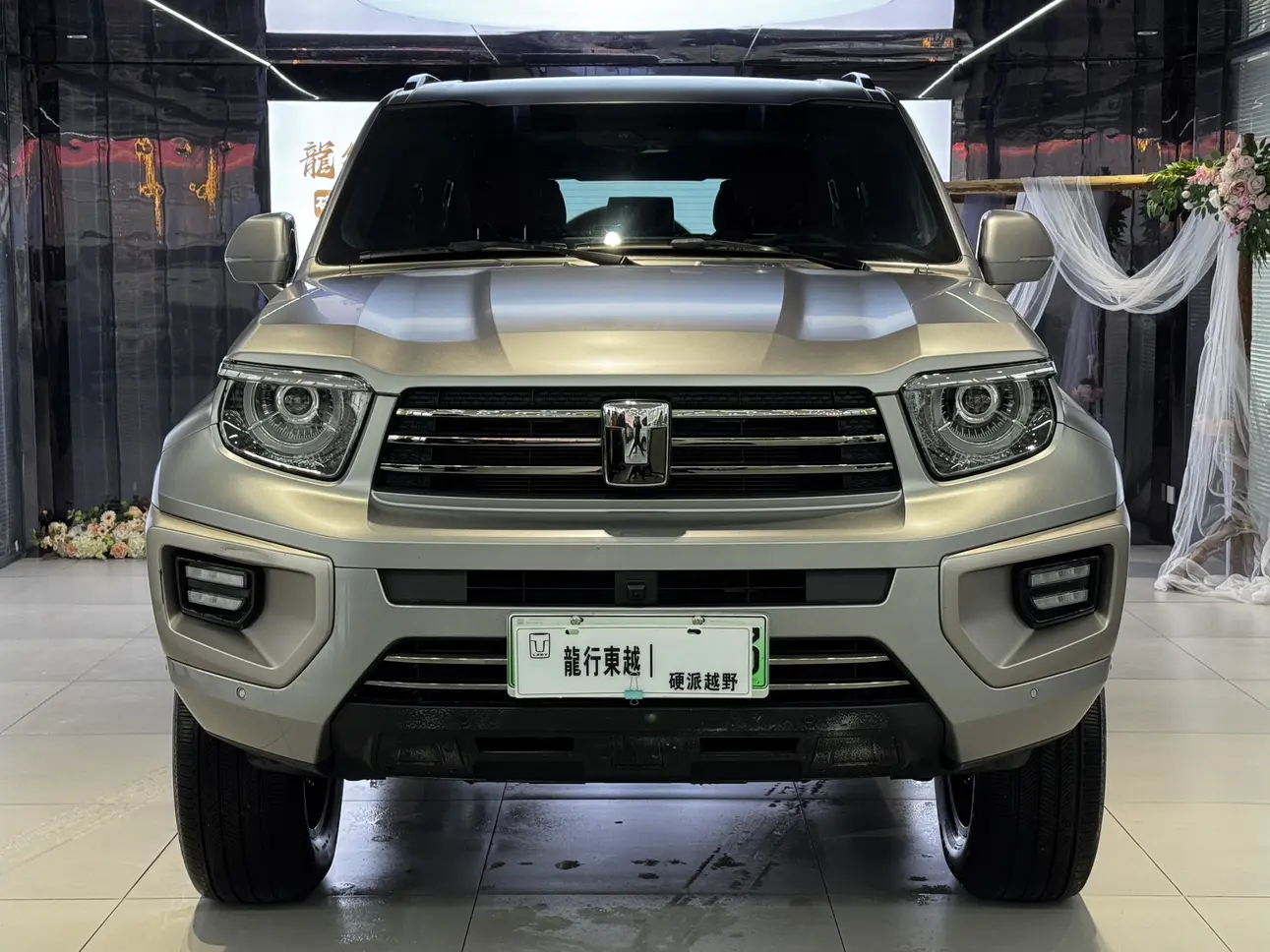 Tank 700 Hi4-T  из Китая