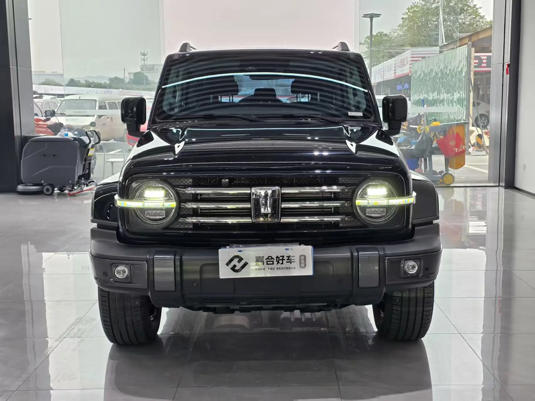 Tank 300  из Китая