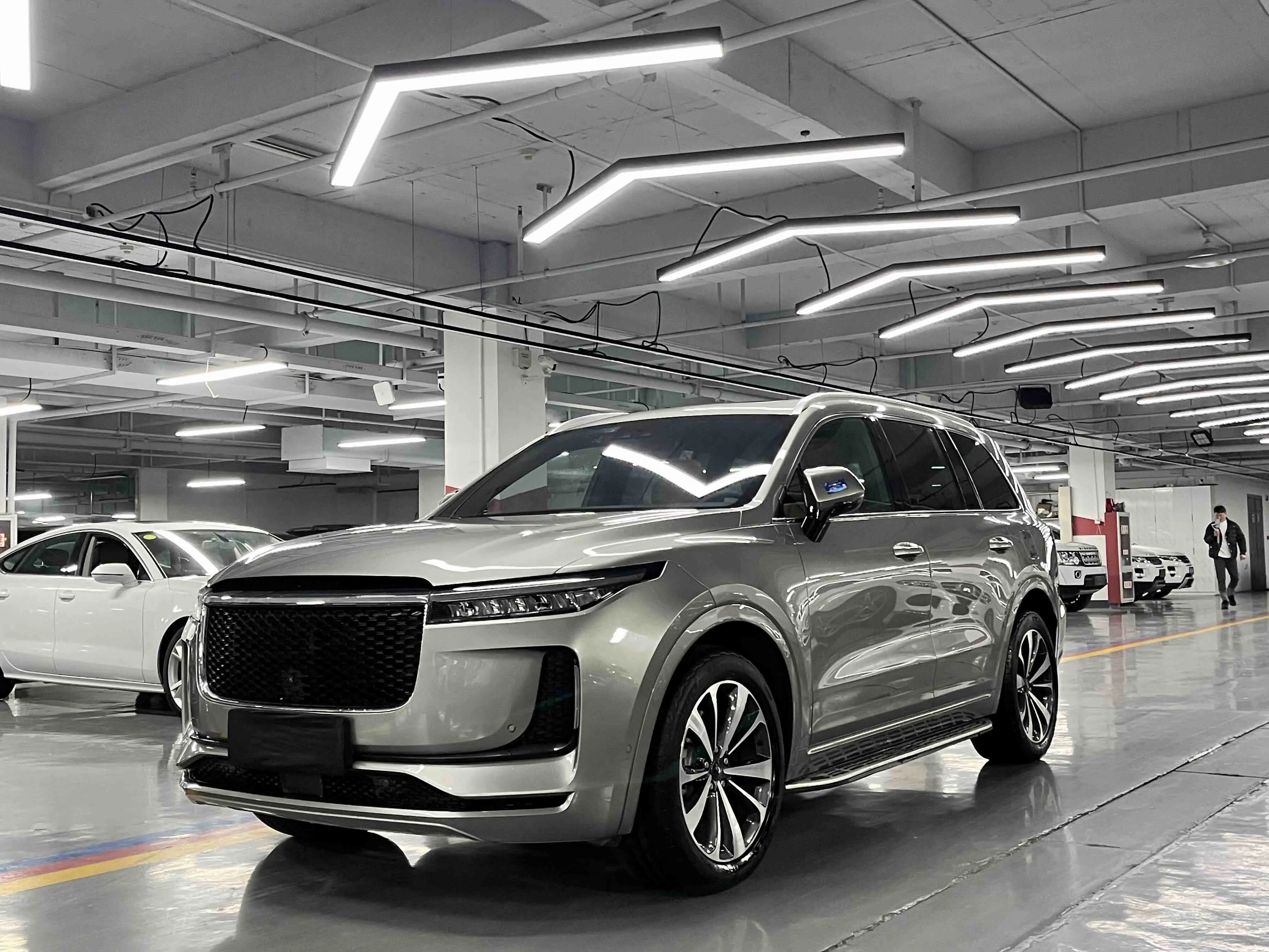 Li ONE (Ideal ONE)  из Китая