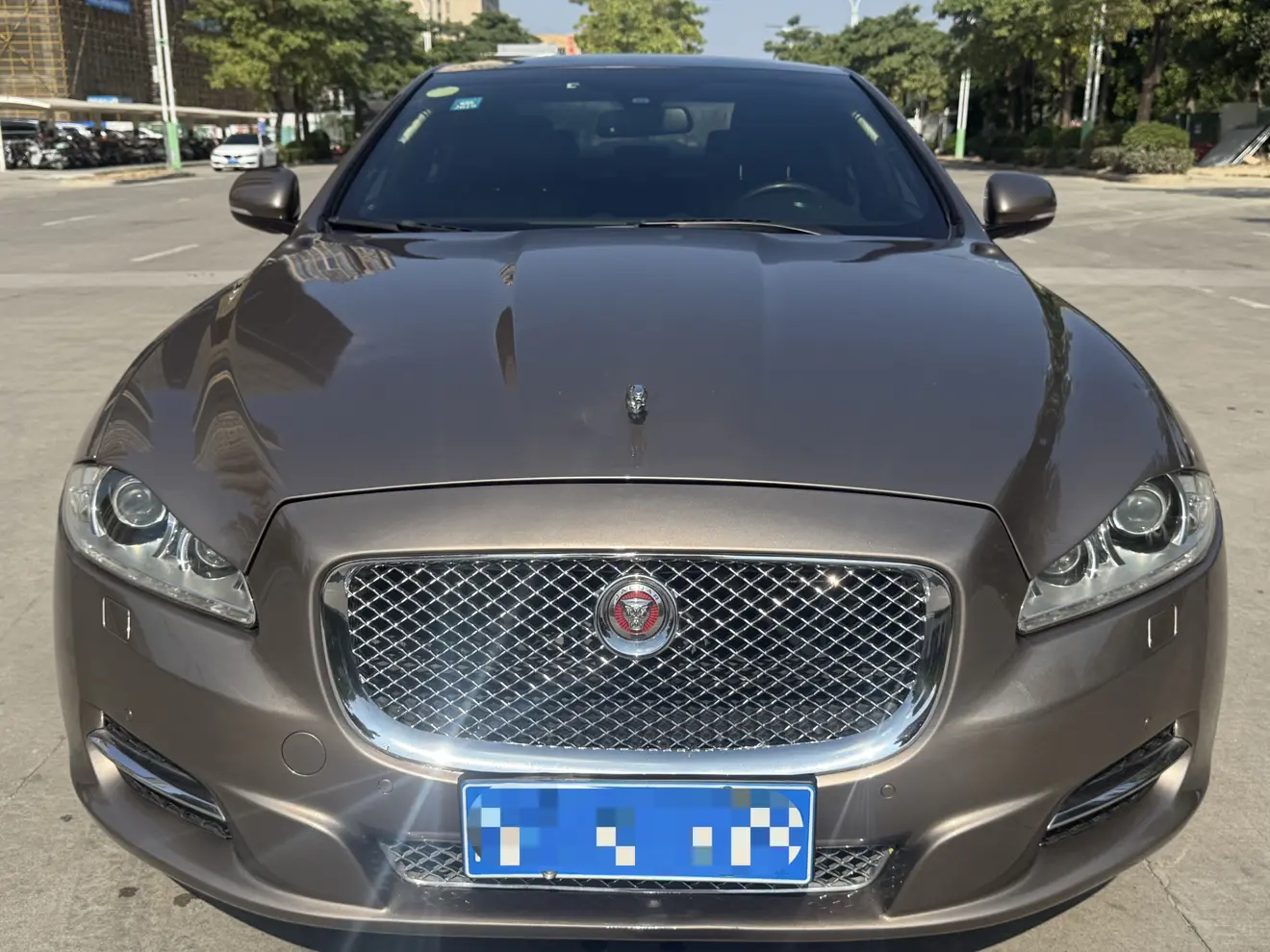 Jaguar XJ  из Китая
