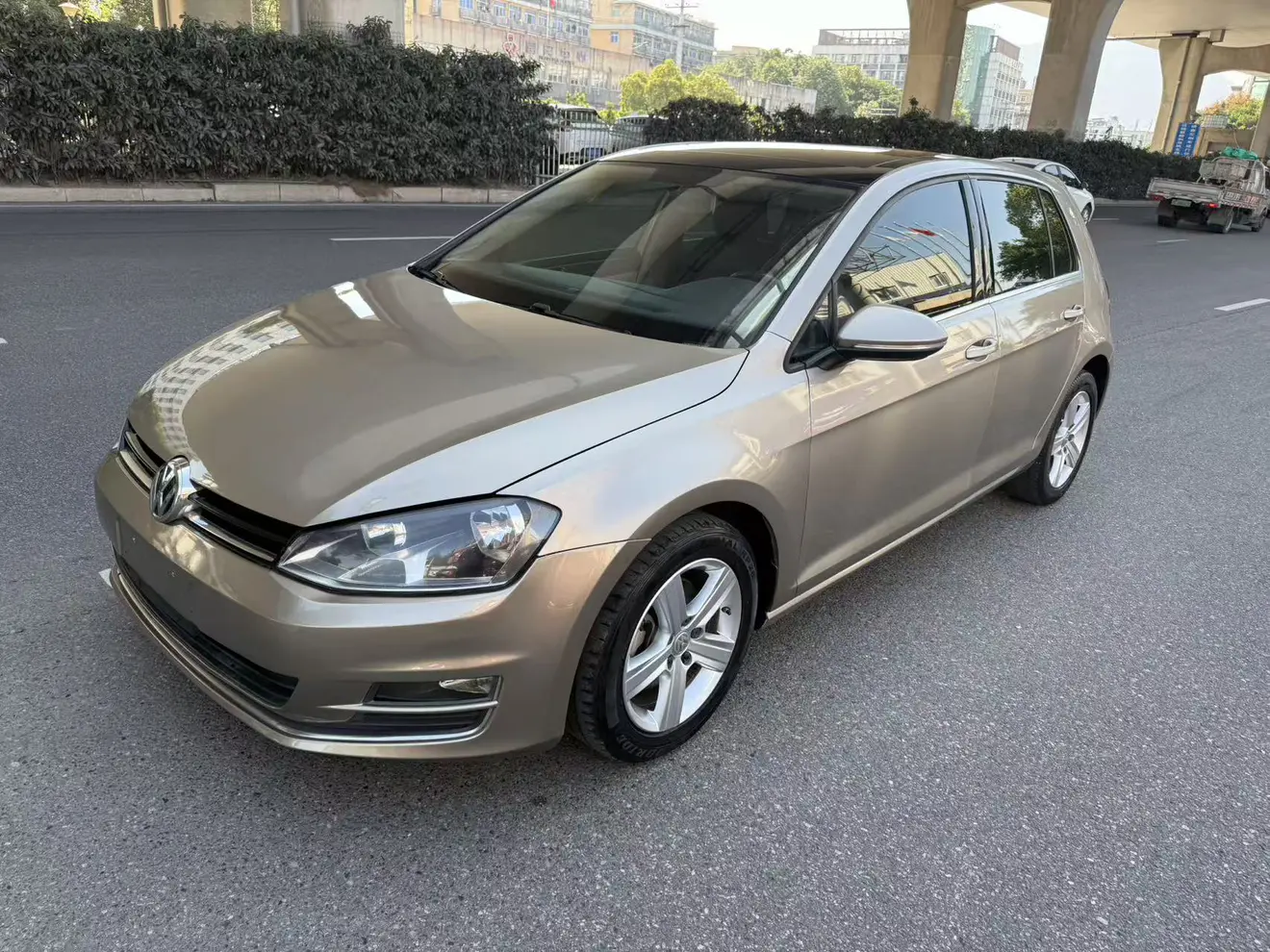 Volkswagen Golf  из Китая