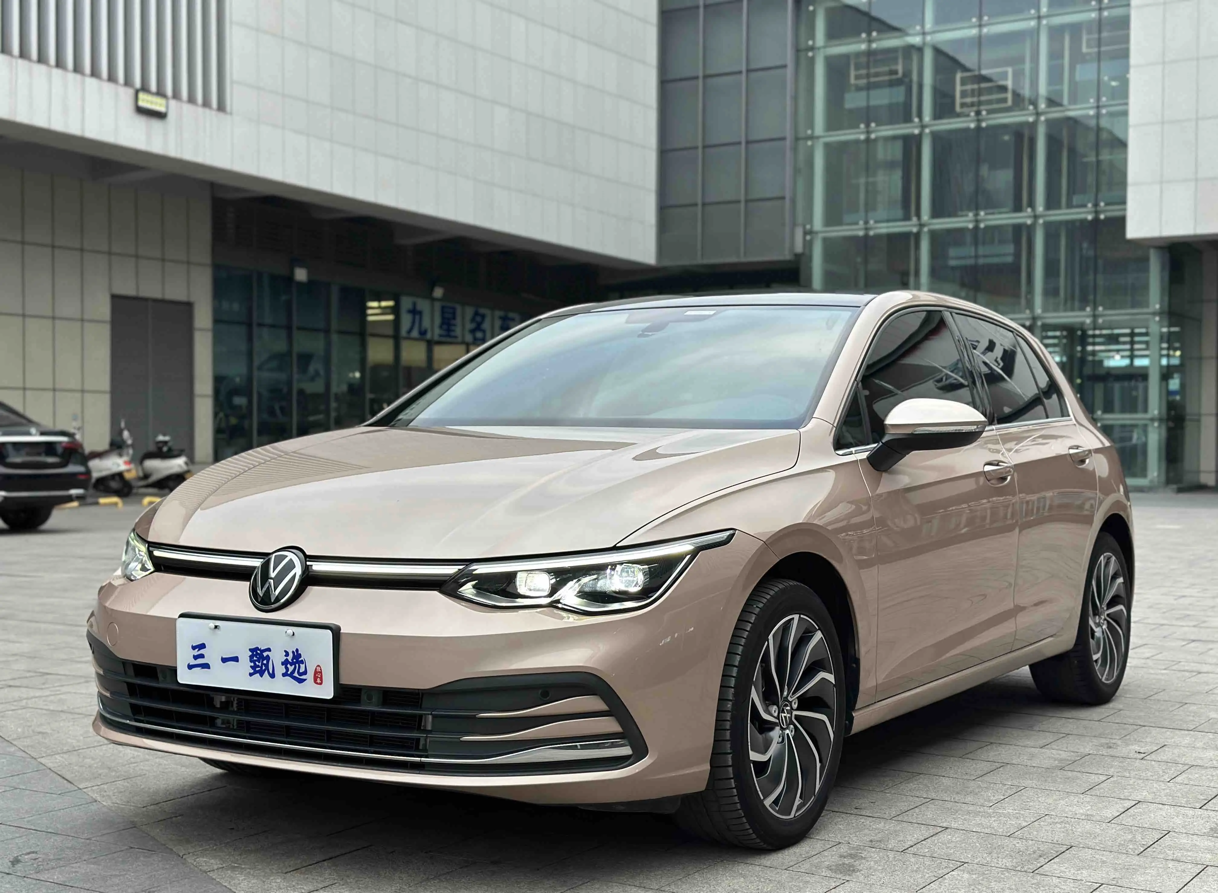 Volkswagen Golf  из Китая