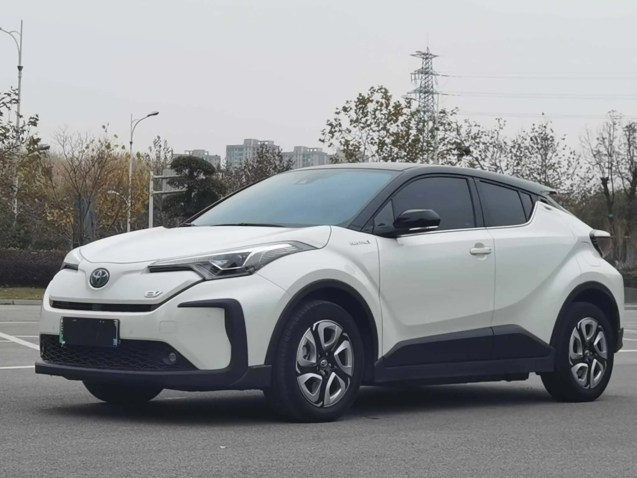 Toyota C-HR EV  из Китая