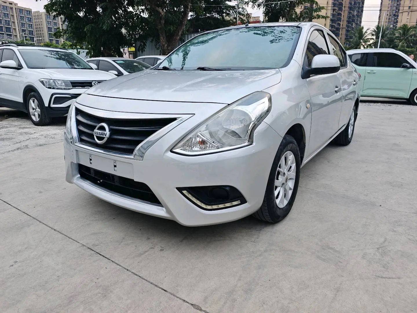 Nissan Sunlight  из Китая