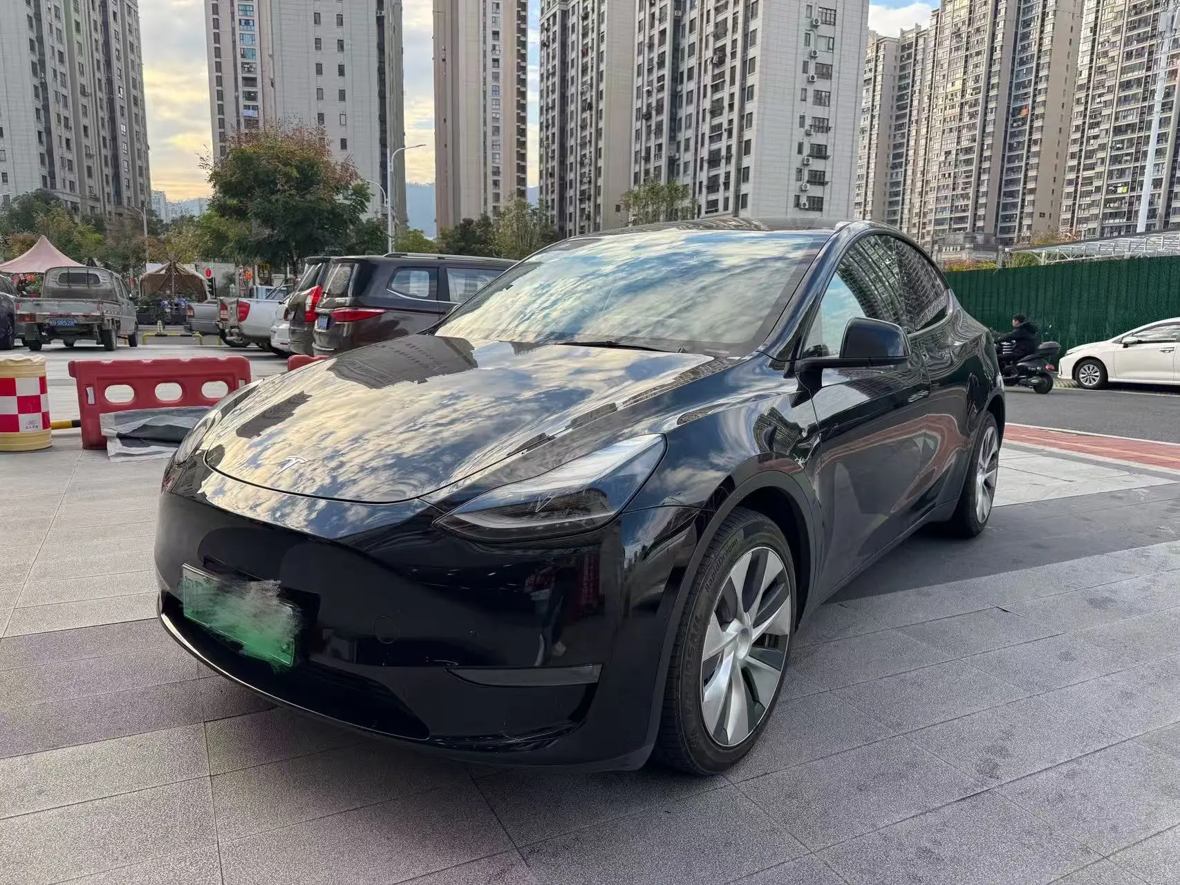 Tesla Model Y  из Китая