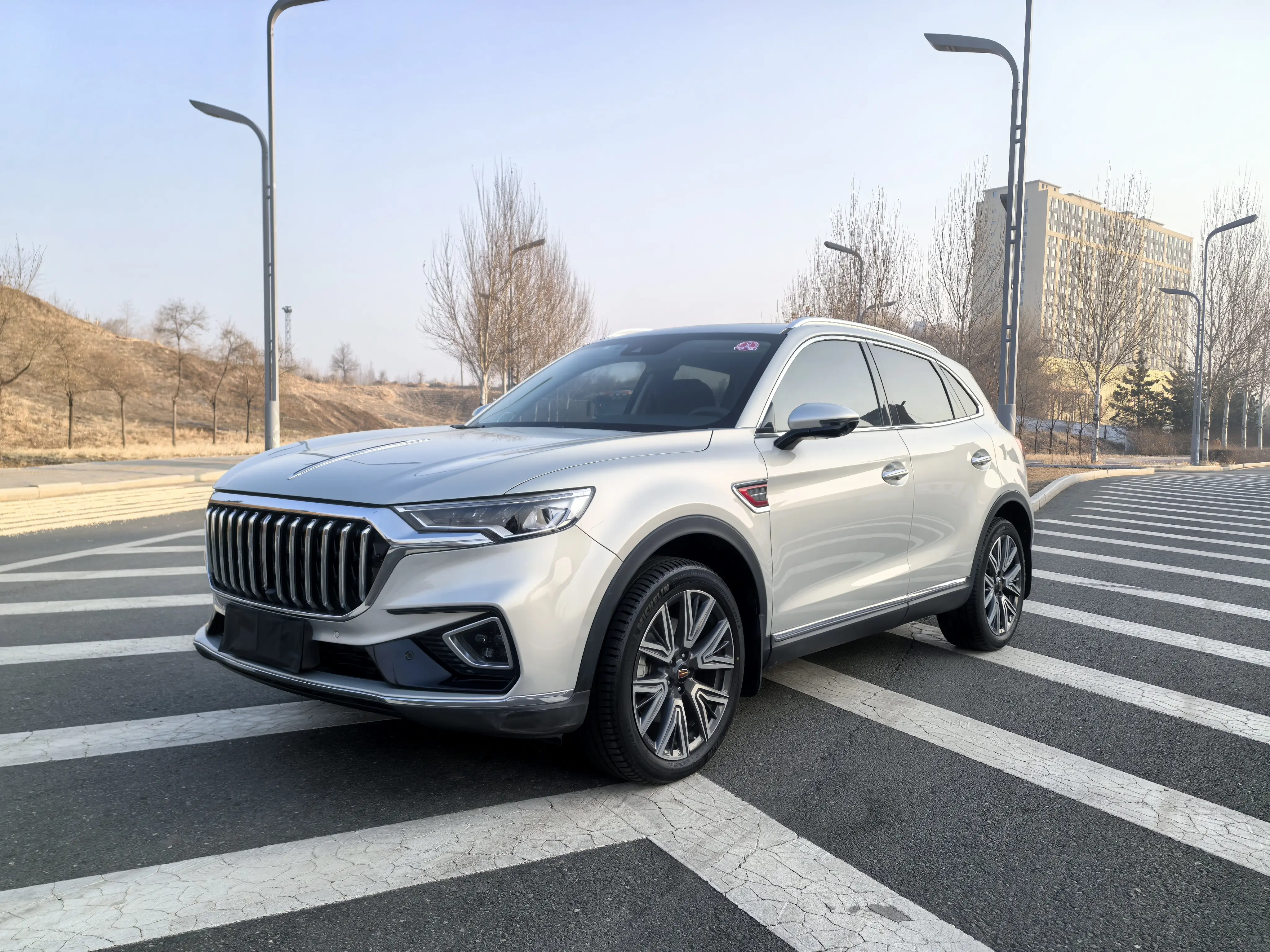 Hongqi HS5  из Китая