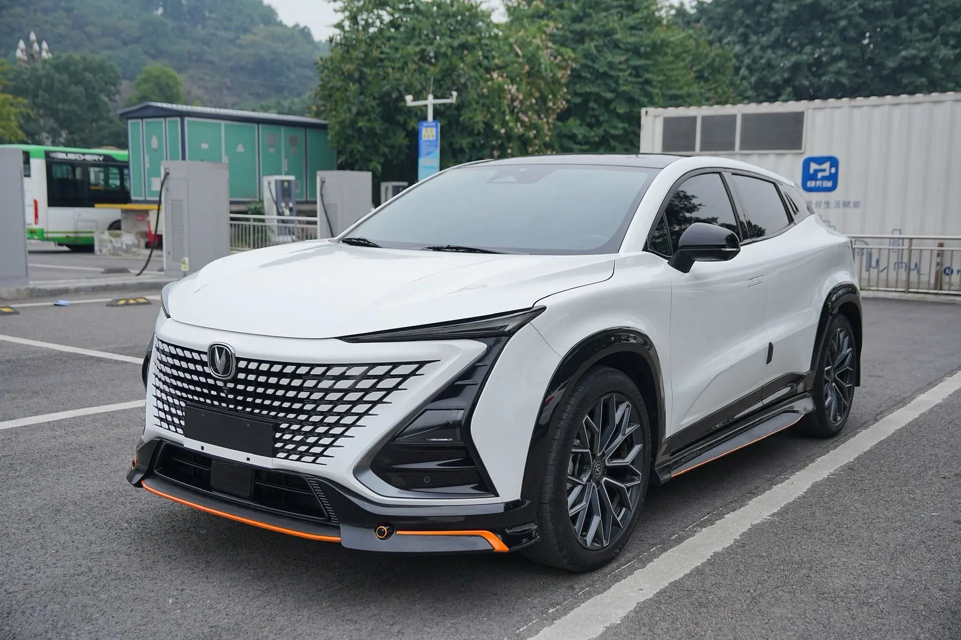 Changan UNI-T  из Китая