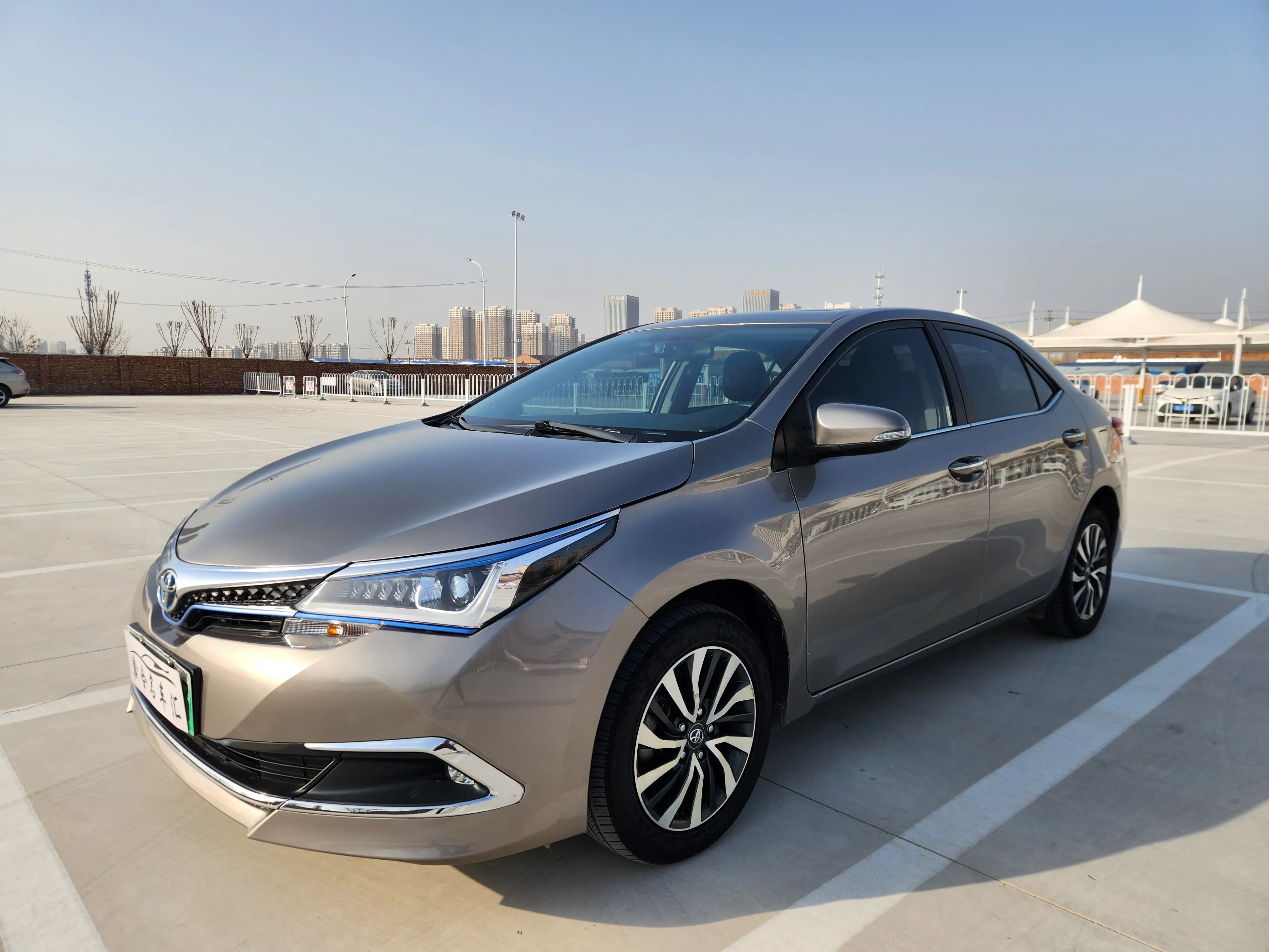 Toyota Corolla Dual Engine E+  из Китая