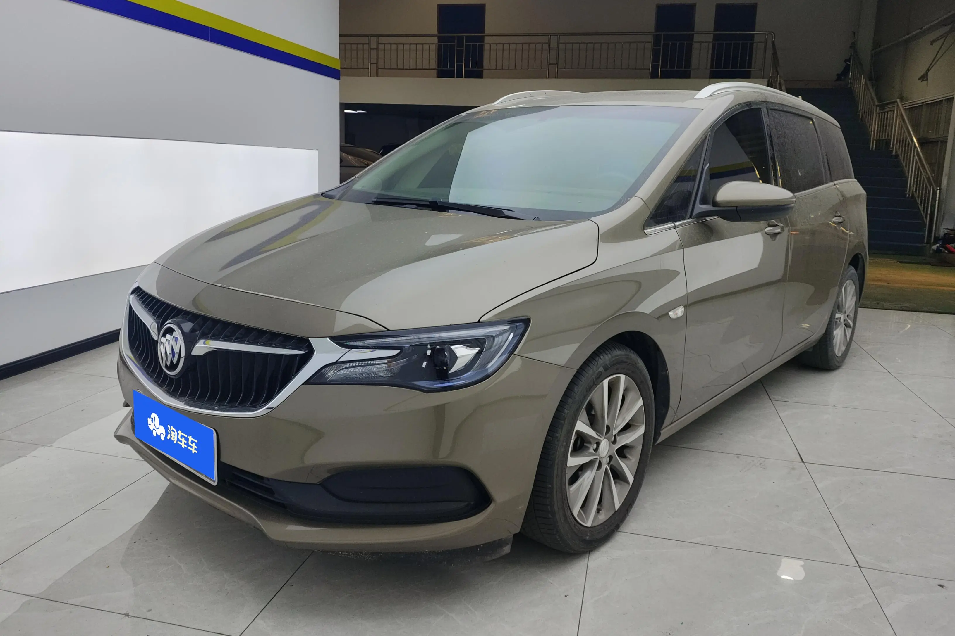 Buick GL6  из Китая