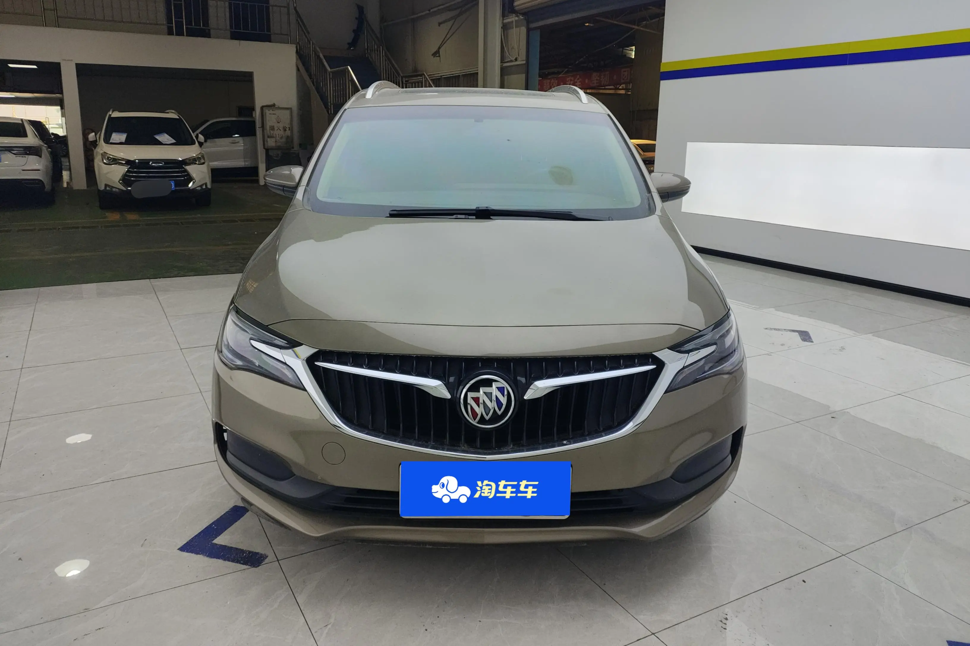 Buick GL6  из Китая