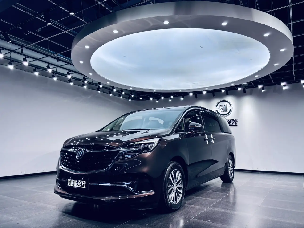 Buick GL8  из Китая