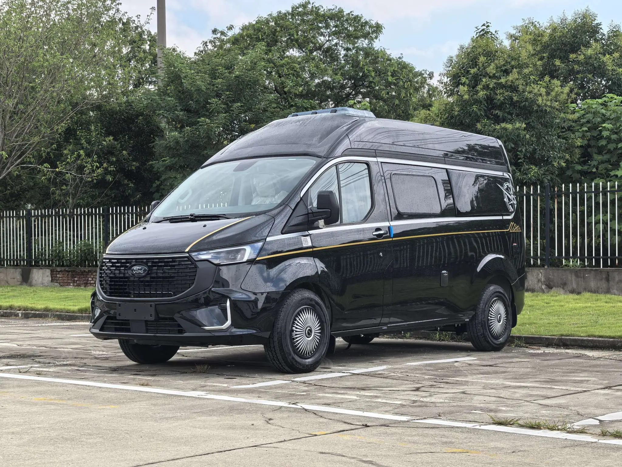 River Opening the World  из Китая