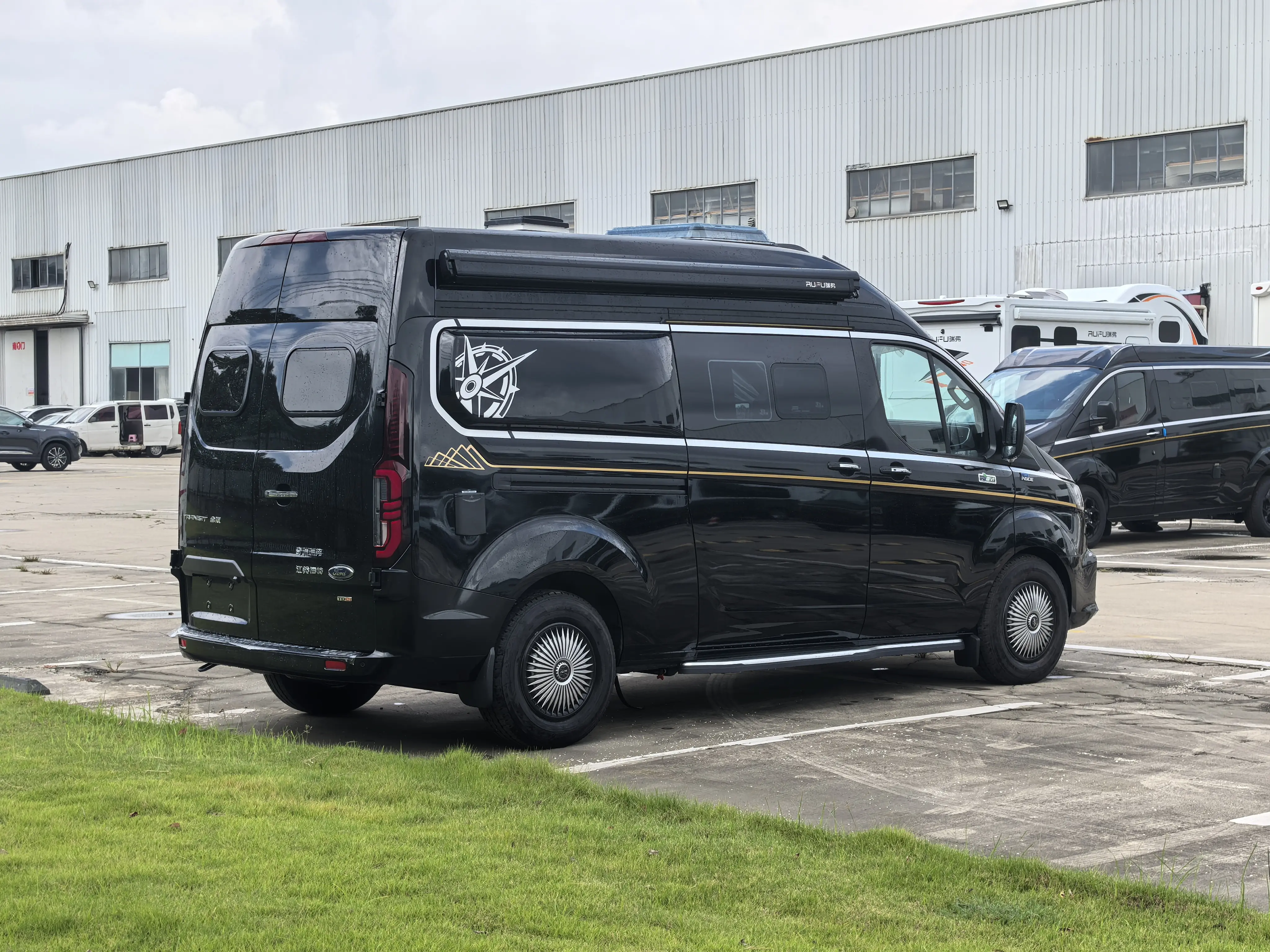 River Opening the World  из Китая