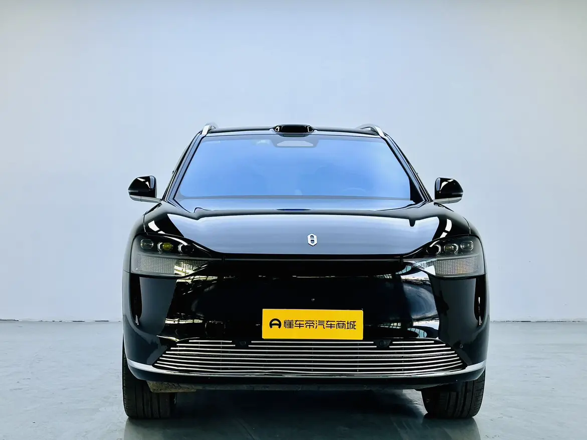 AITO M9 (Wenjie M9)  из Китая