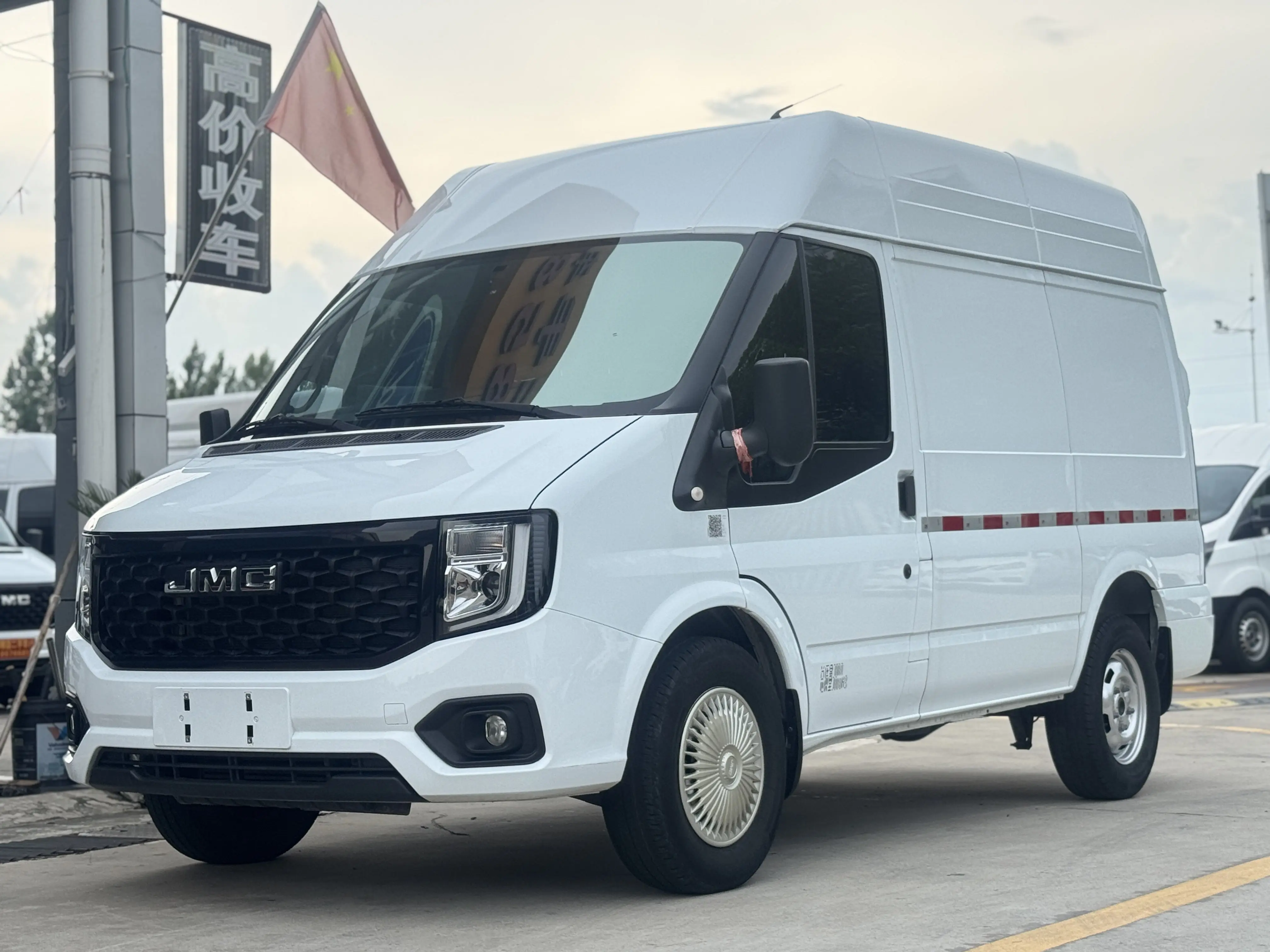 Jiangling Fushun  из Китая