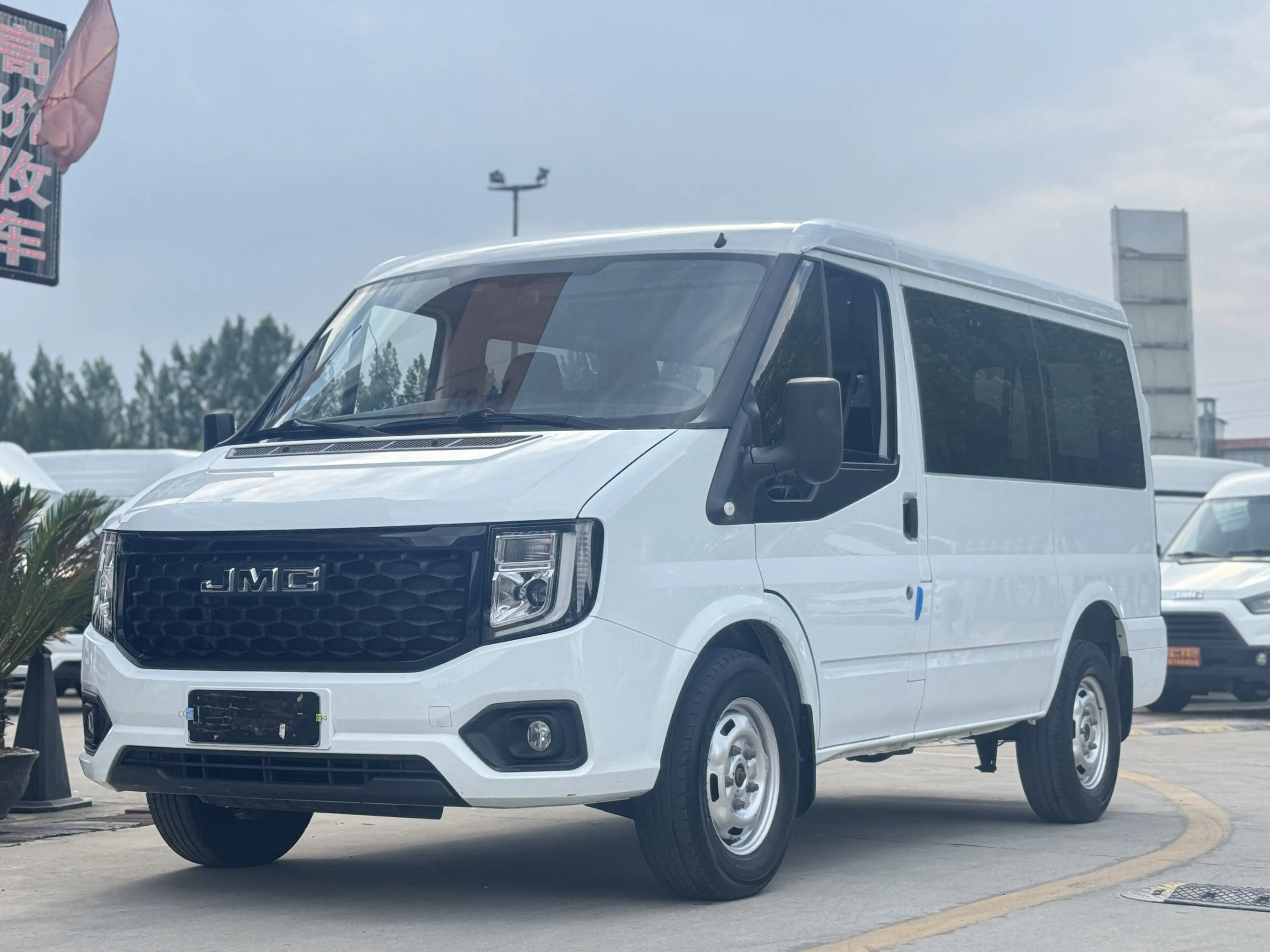Jiangling Fushun  из Китая