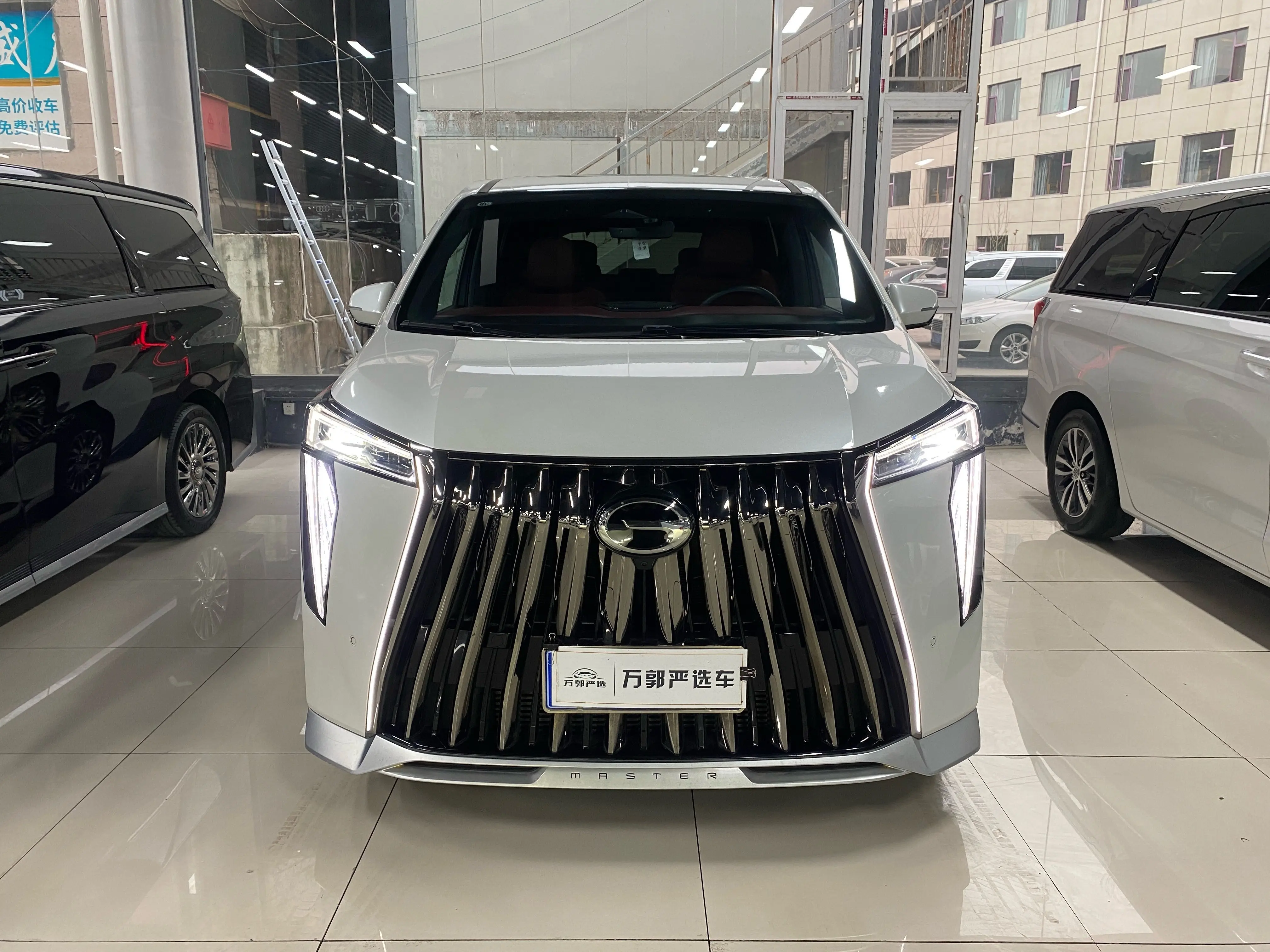 GAC Trumpchi M8  из Китая