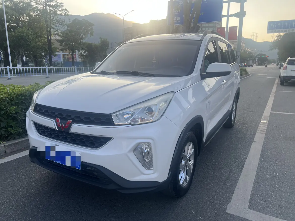 Wuling Hongguang S3  из Китая