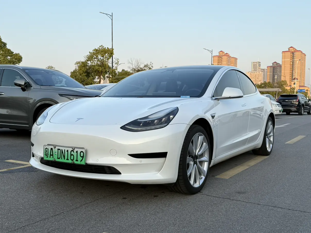 Tesla Model 3  из Китая