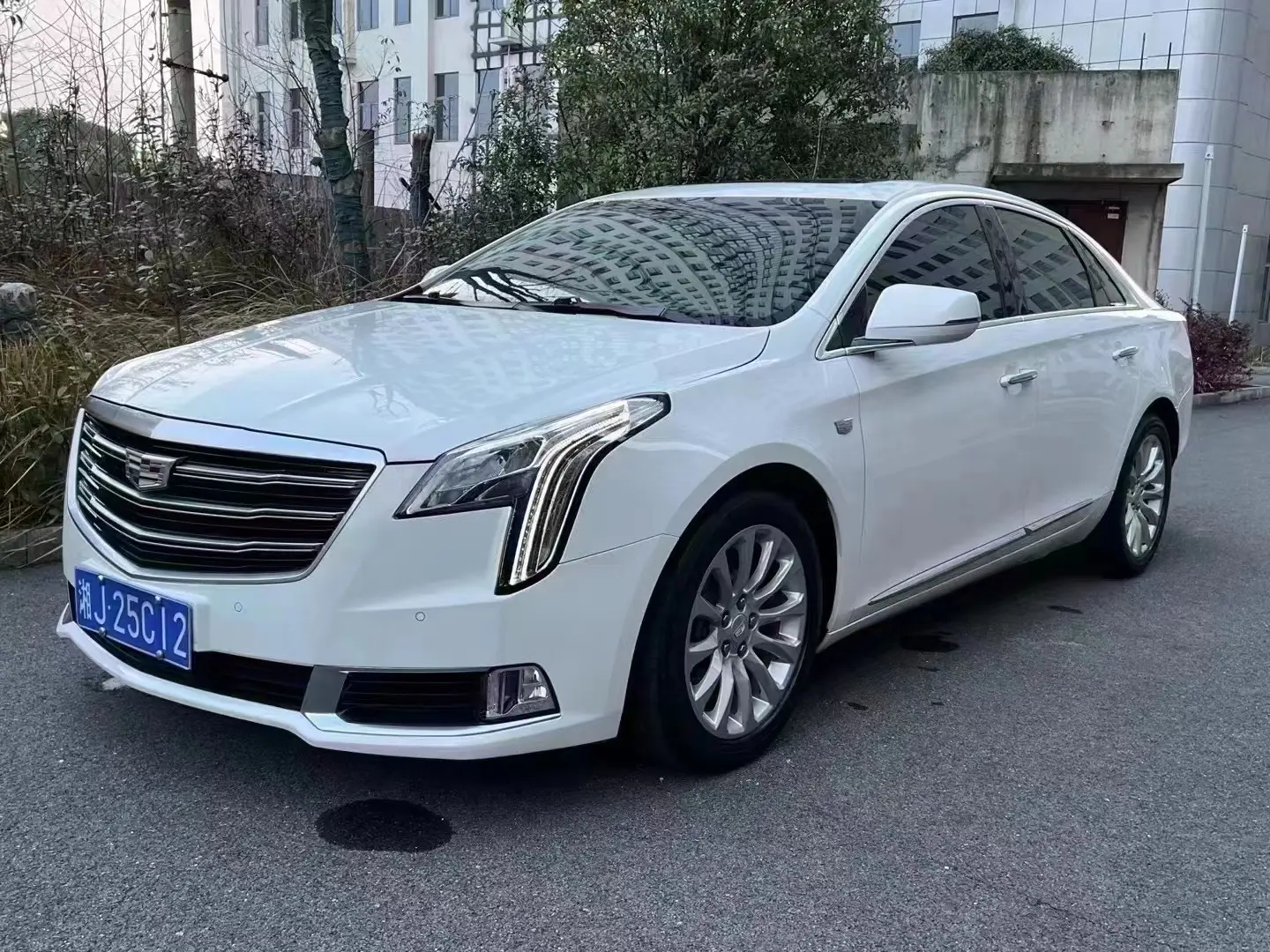 Cadillac XTS  из Китая