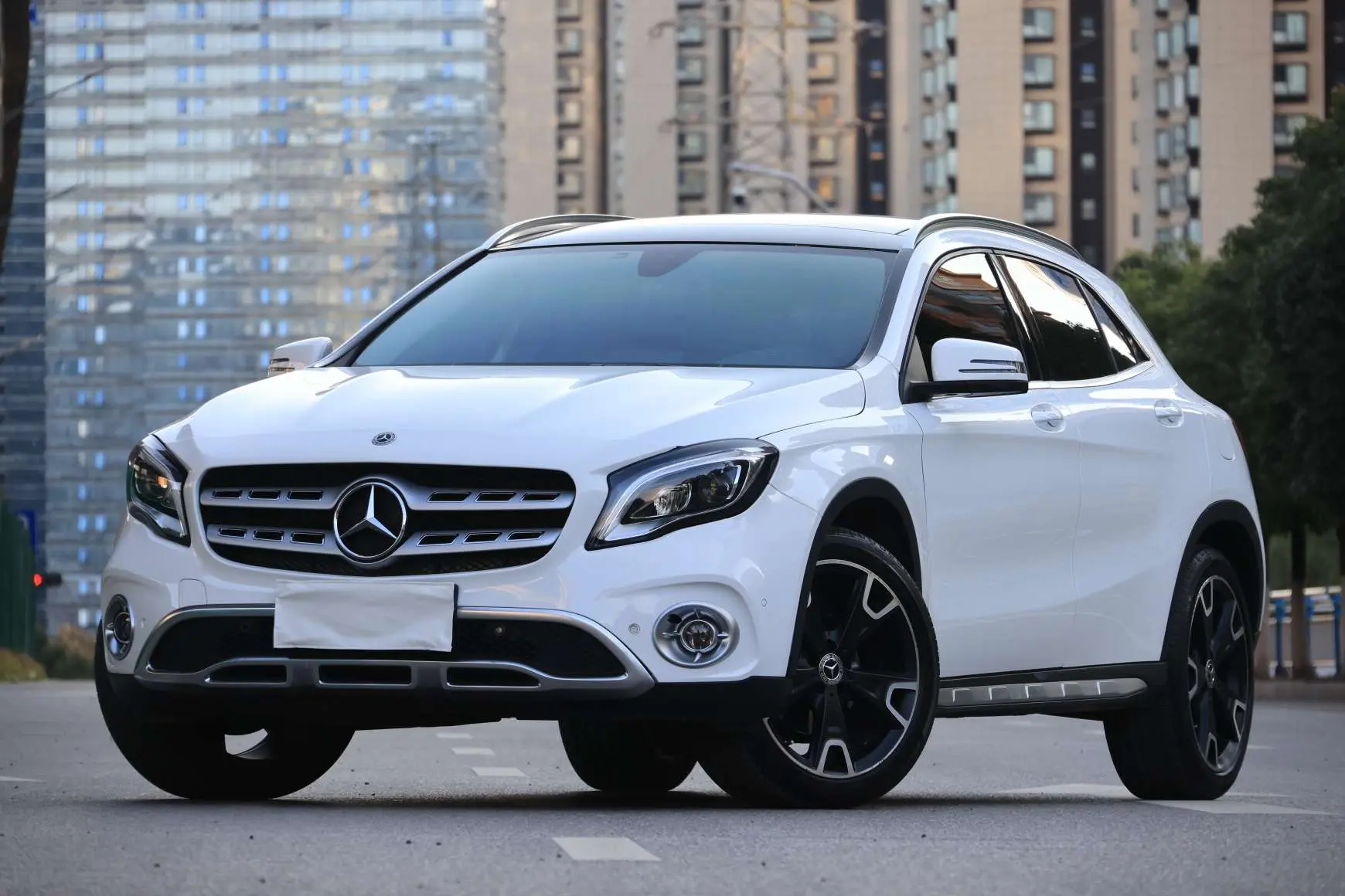 Mercedes-Benz GLA  из Китая