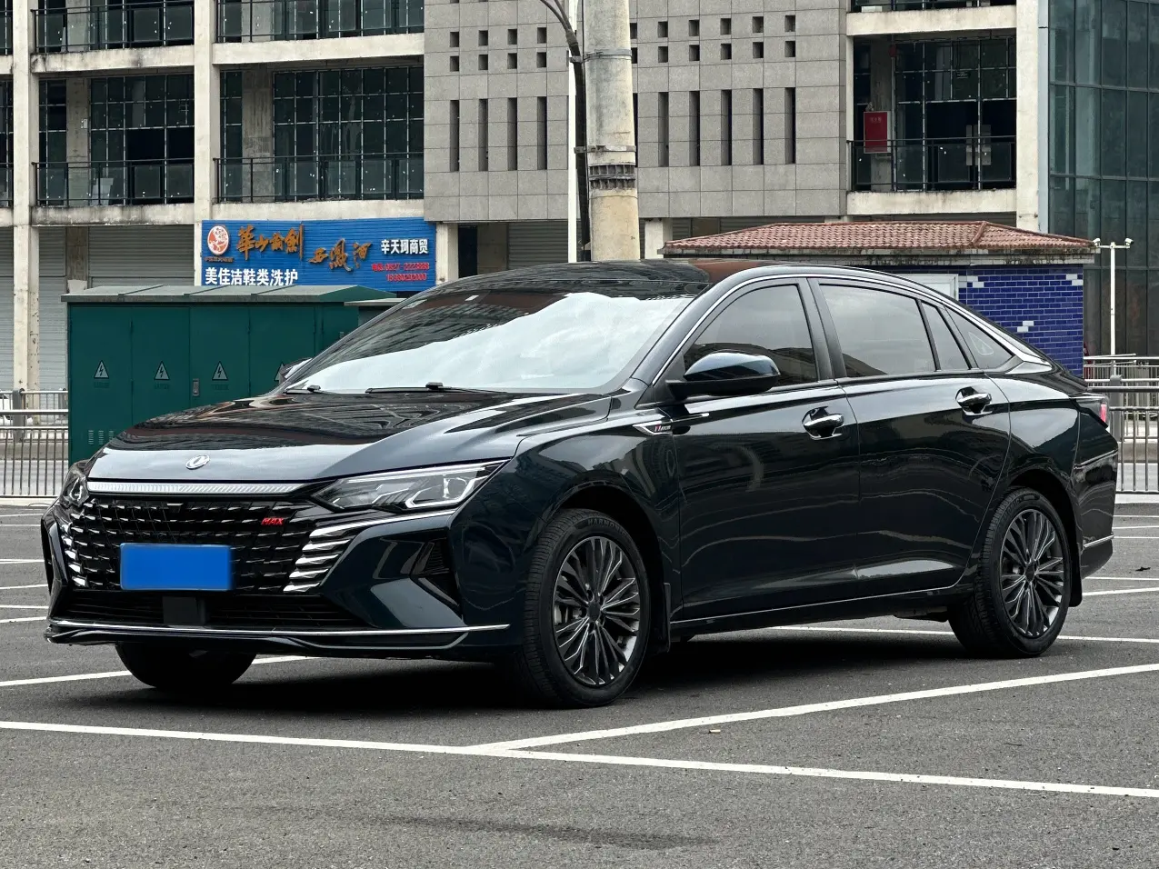 Dongfeng Yixuan MAX  из Китая