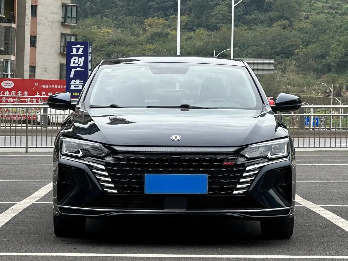 Dongfeng Yixuan MAX  из Китая