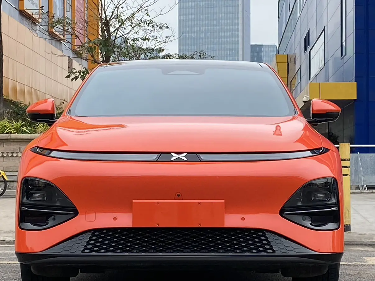 Xpeng G6  из Китая