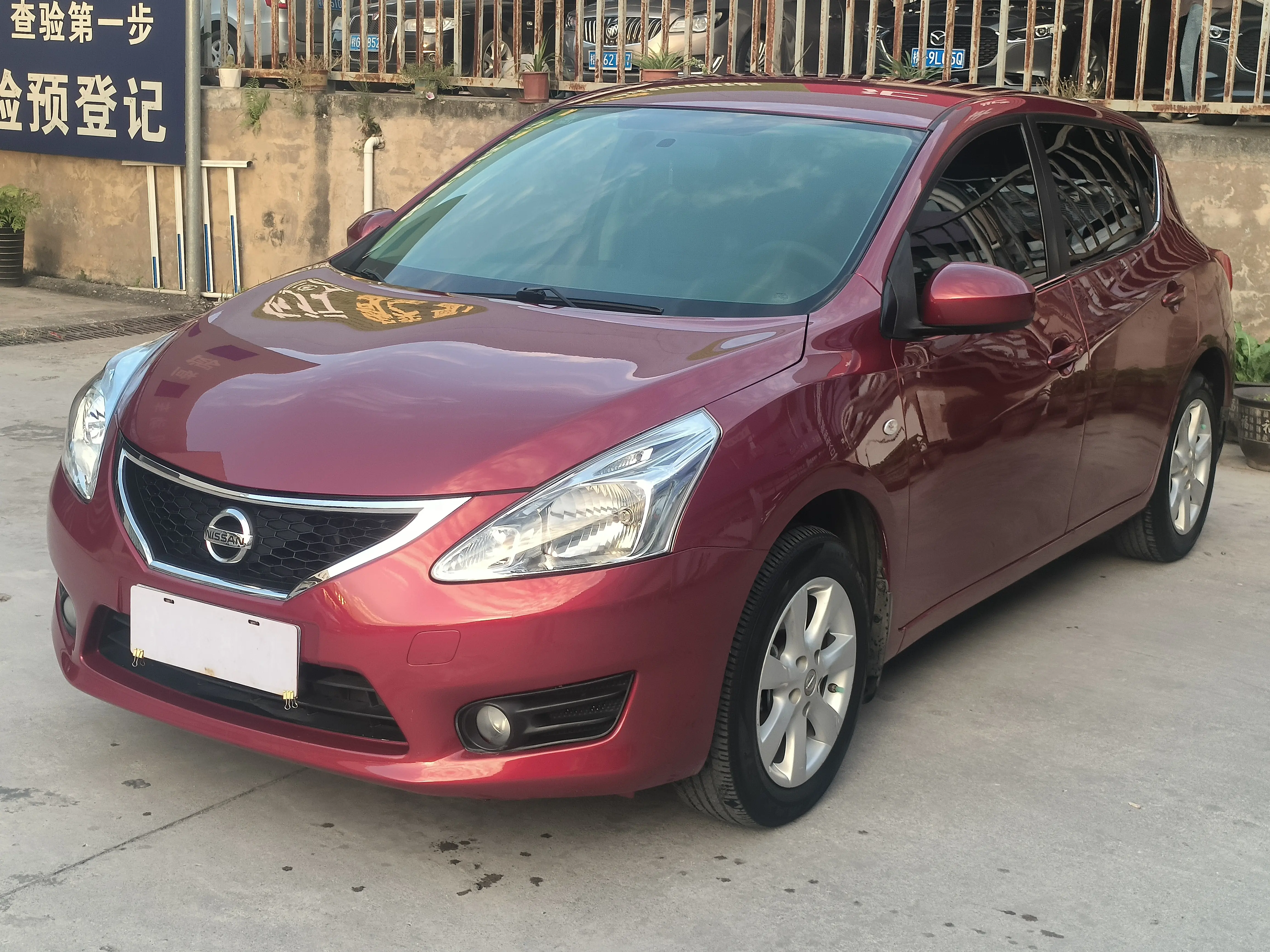 Nissan Tiida  из Китая