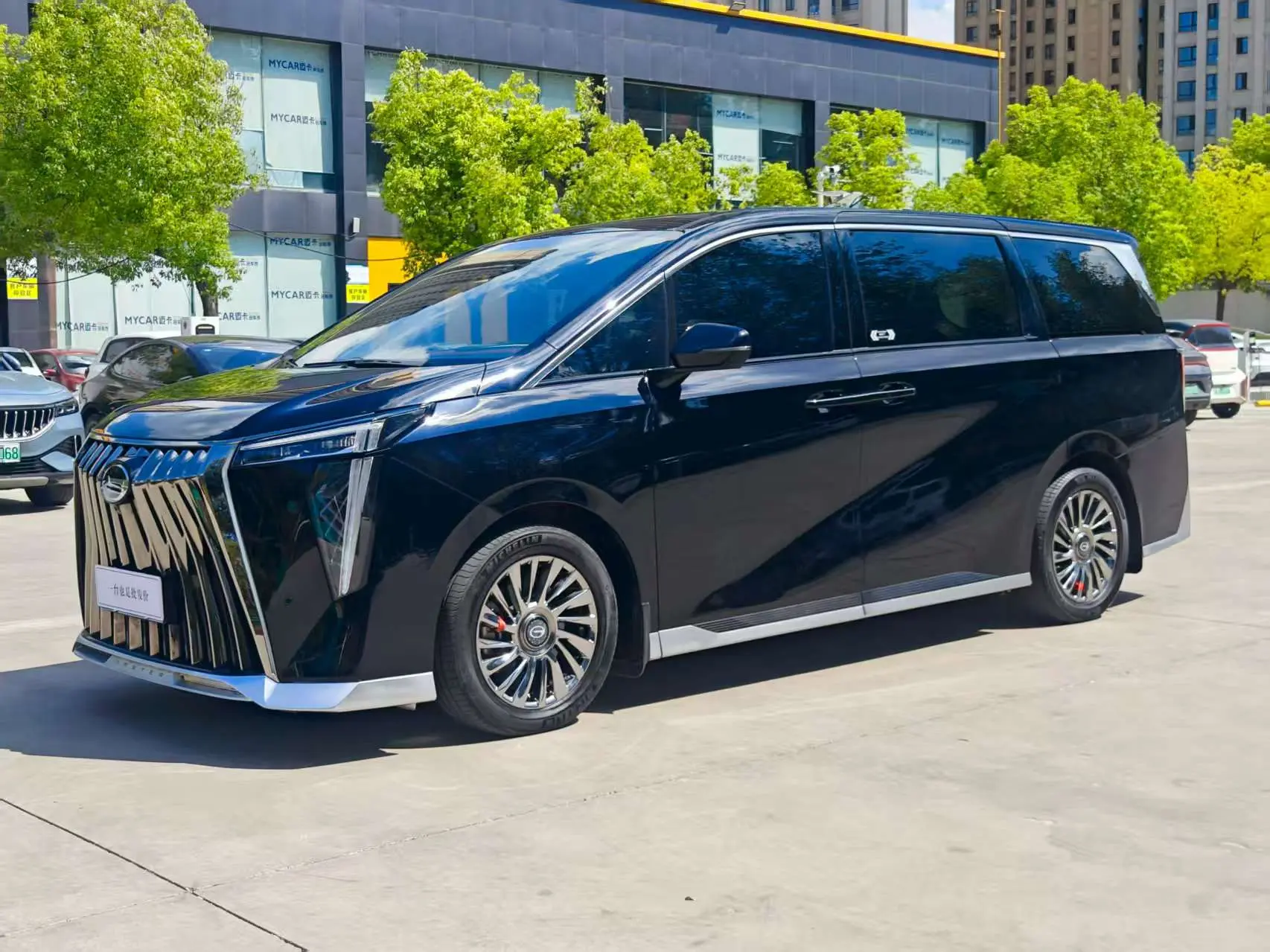 GAC Trumpchi M8  из Китая