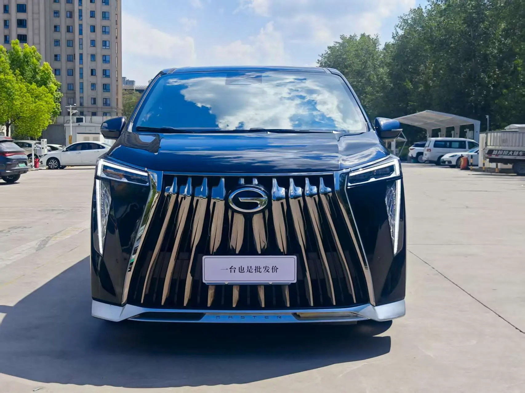 GAC Trumpchi M8  из Китая