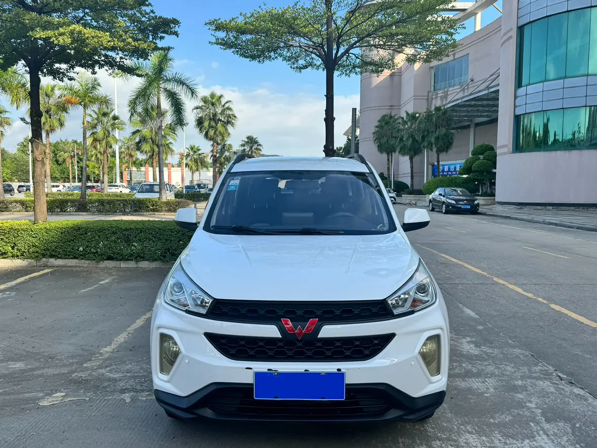 Wuling Hongguang S3  из Китая