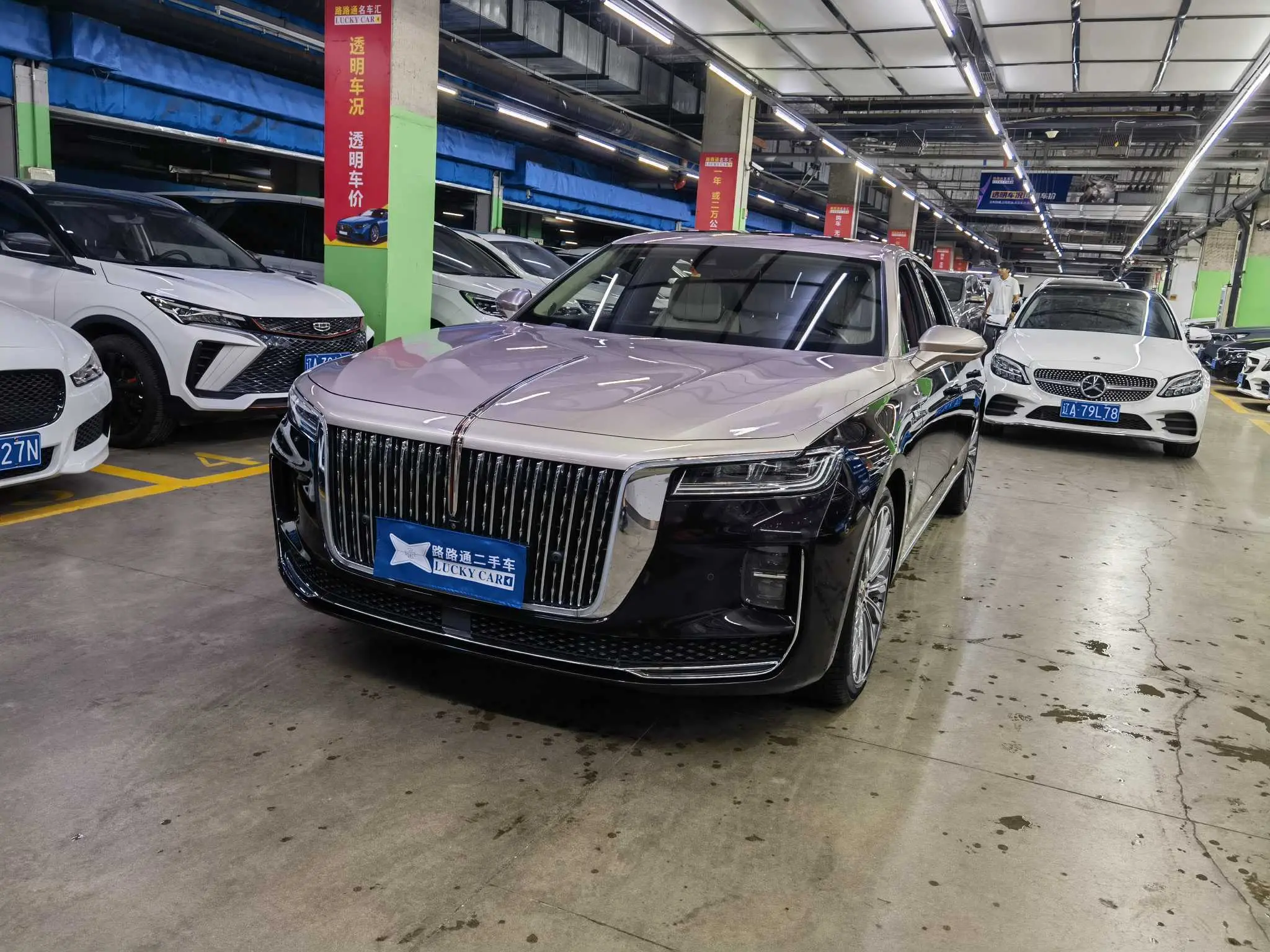 Hongqi H9  из Китая