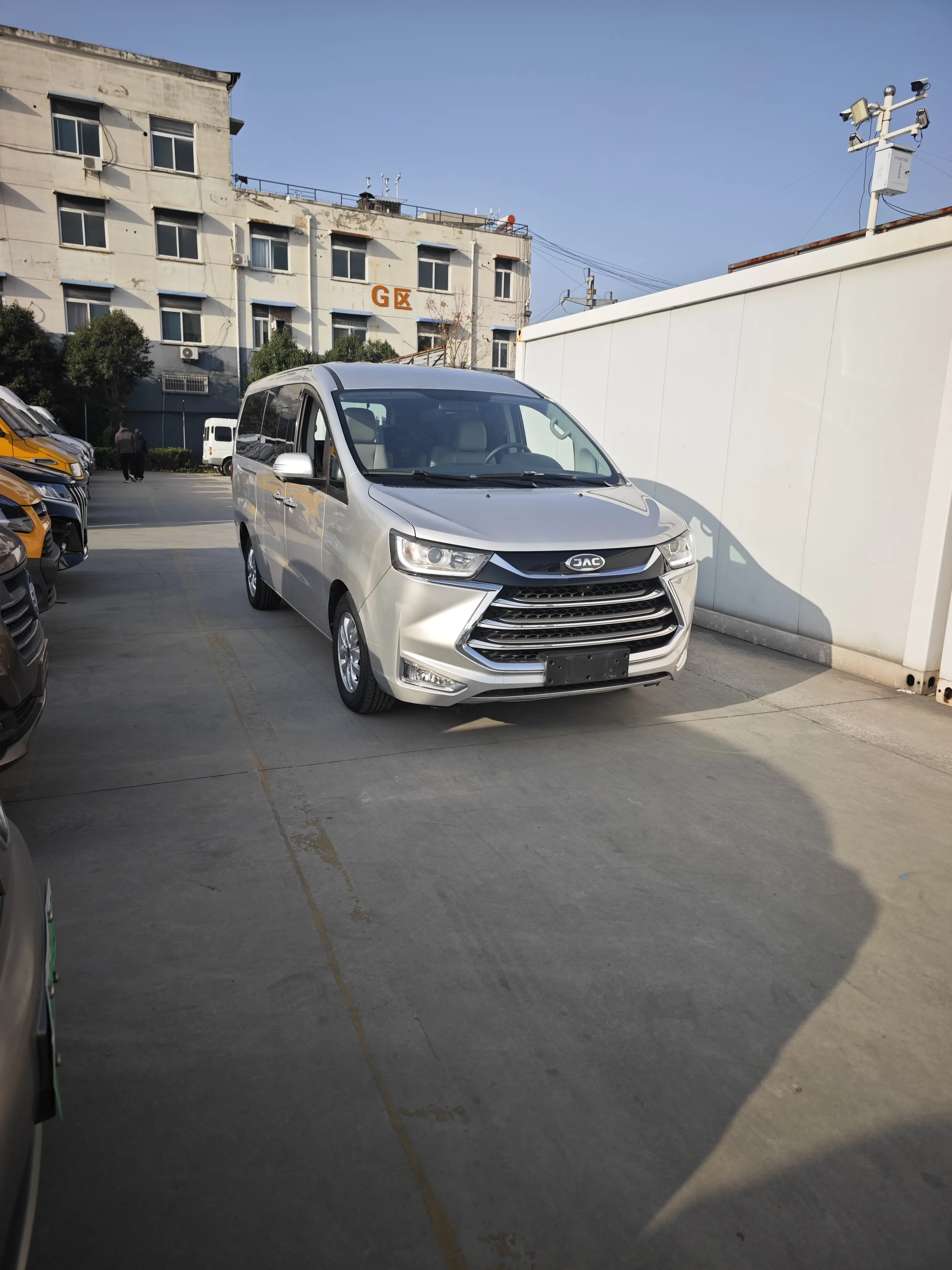 JAC Ruifeng M4  из Китая