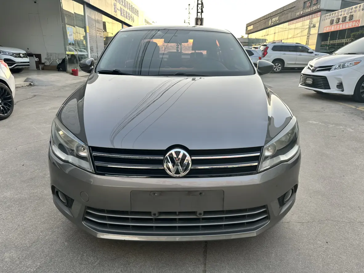 Volkswagen Jetta  из Китая