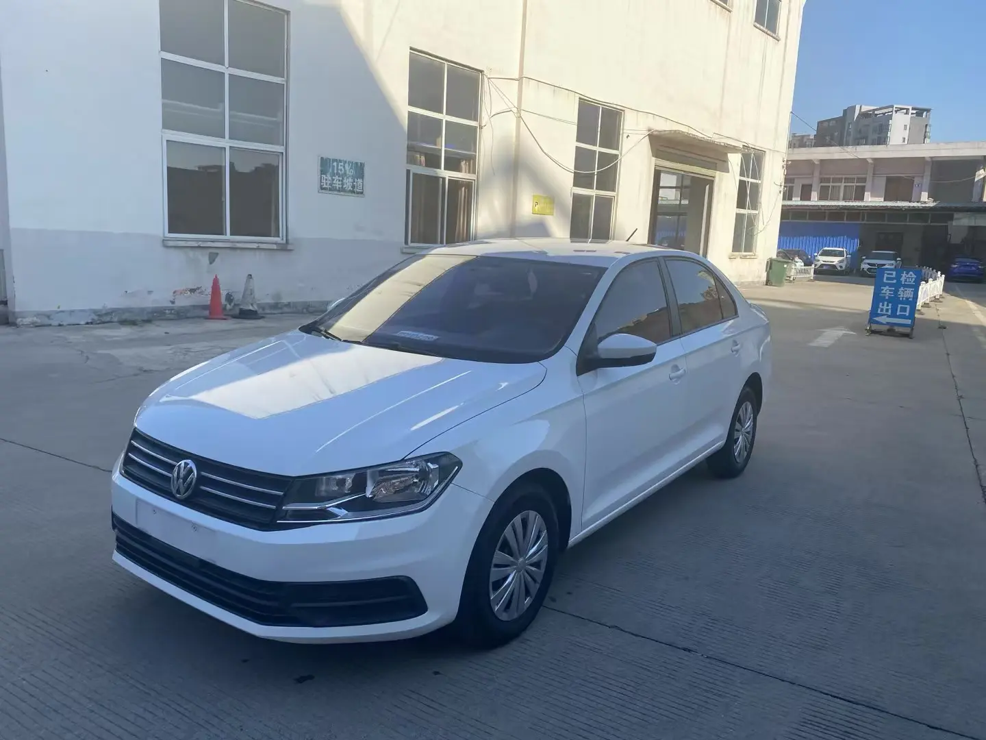 Volkswagen Santana  из Китая