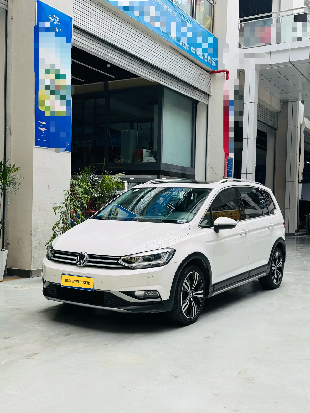 Volkswagen Touran L  из Китая