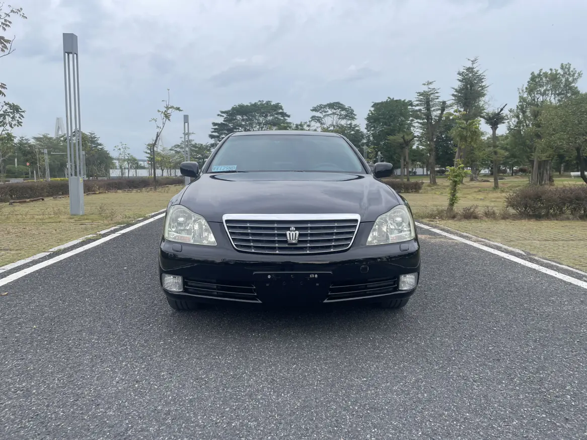 Toyota Crown  из Китая