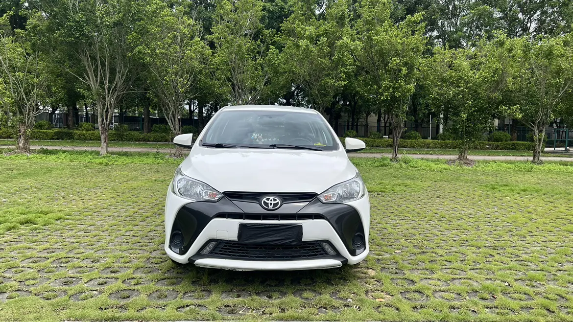 Toyota Yaris L  из Китая