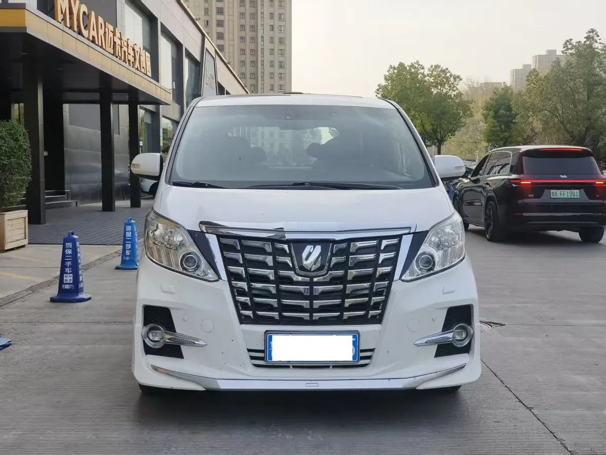 Toyota Alphard (Elfa)  из Китая