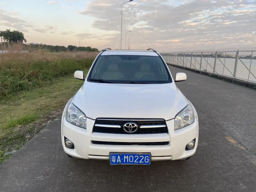 Toyota RAV4  из Китая