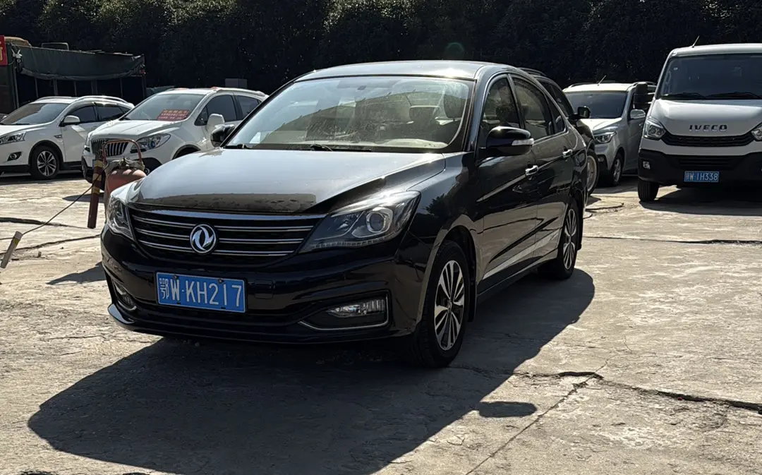 Dongfeng Fengshen A60  из Китая