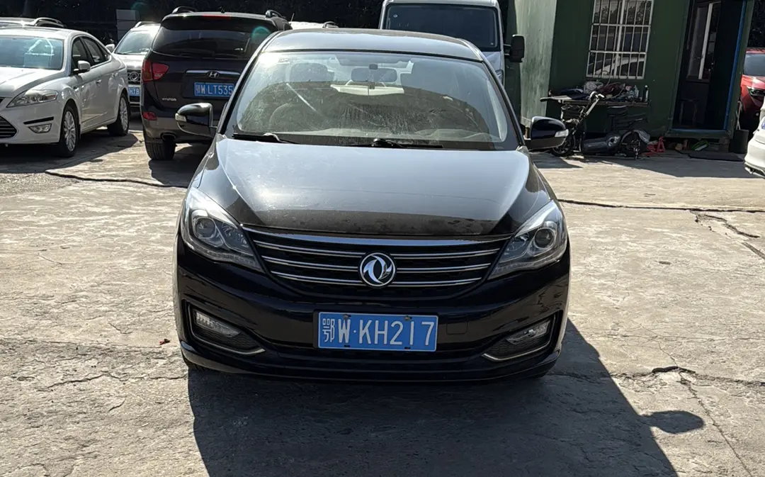 Dongfeng Fengshen A60  из Китая