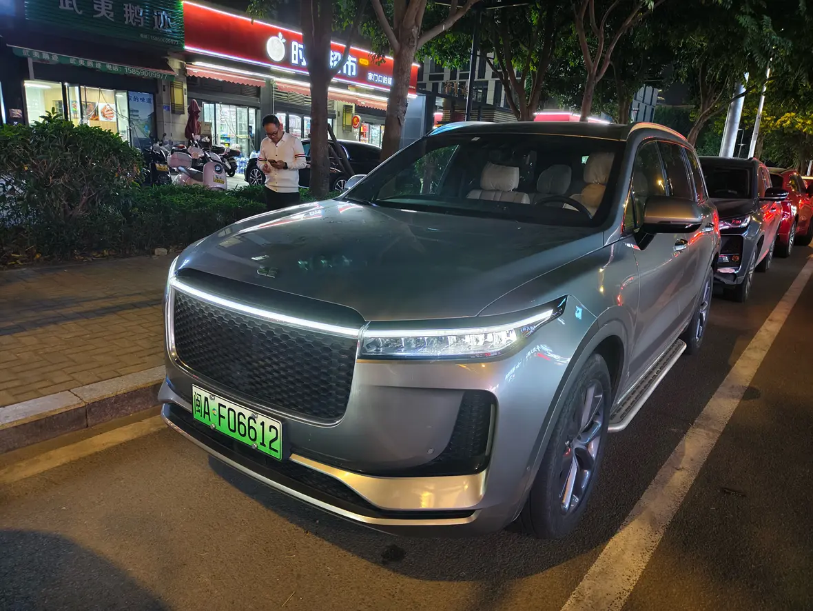 Li ONE (Ideal ONE)  из Китая